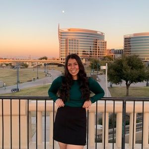 Meet your Posher, Daniela